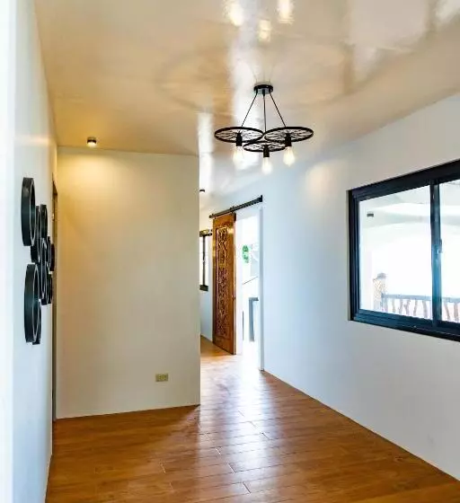 Retkeilymaja The Pod Mabini