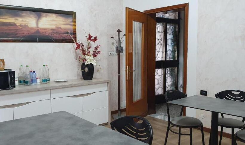 ベッドアンドブレックファースト Le Rustiche Foresteria