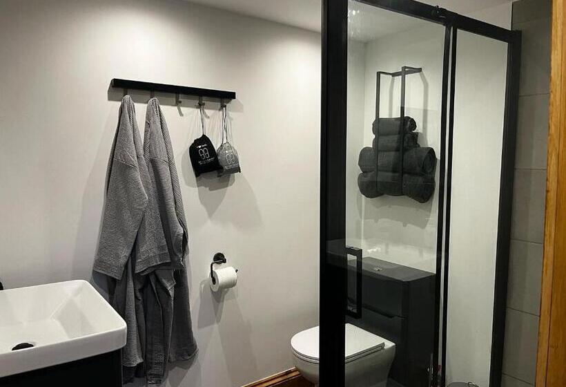 Lynbrook Haybarn, Hot Tub And Outdoor Kitchen, New Forest