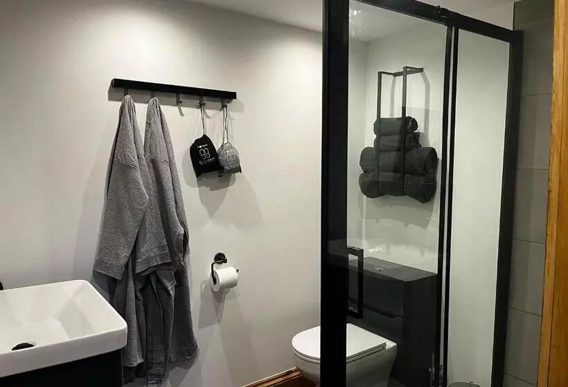 Lynbrook Haybarn, Hot Tub And Outdoor Kitchen, New Forest