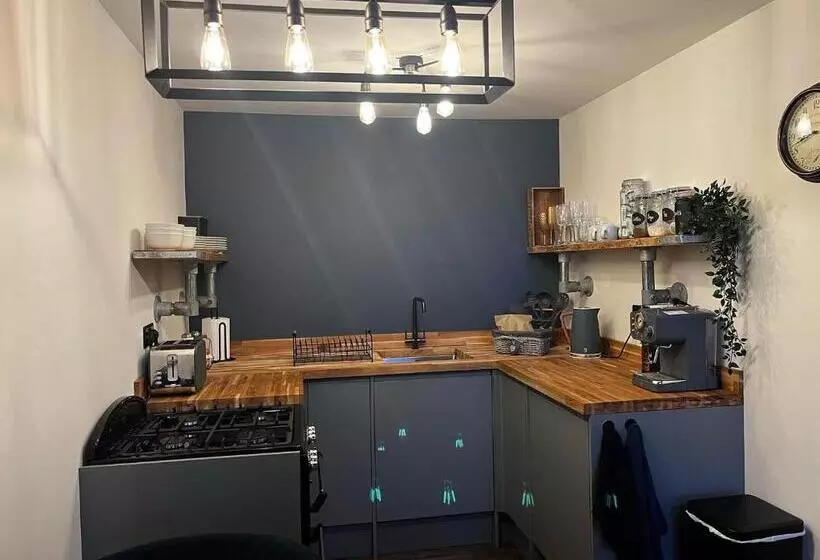 Lynbrook Haybarn, Hot Tub And Outdoor Kitchen, New Forest