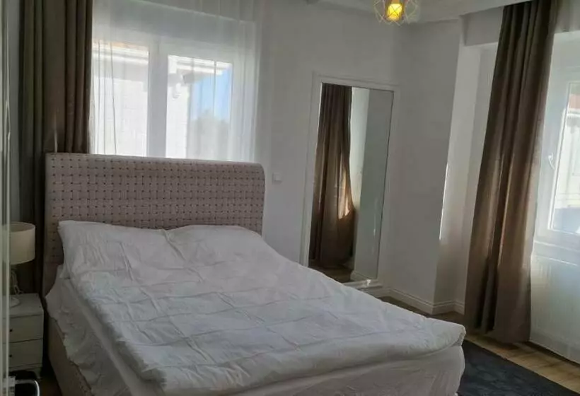 Orman Manzaralı Havuzlu Villa