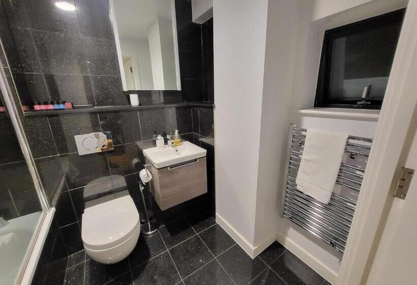 City Centre Stylish Apartment Croydon Free Parking Provided