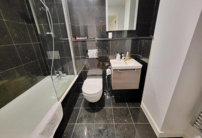 City Centre Stylish Apartment Croydon Free Parking Provided