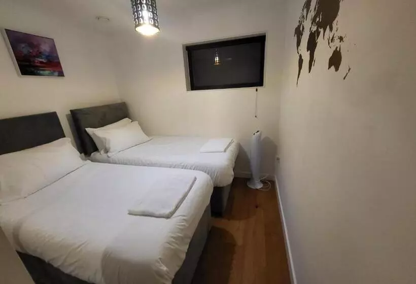 City Centre Stylish Apartment Croydon Free Parking Provided