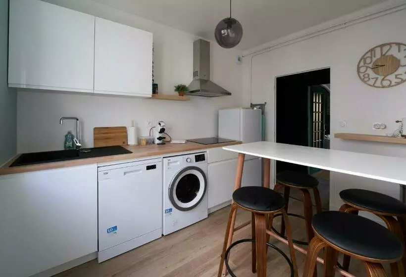 Green Organic Balcon & Garage