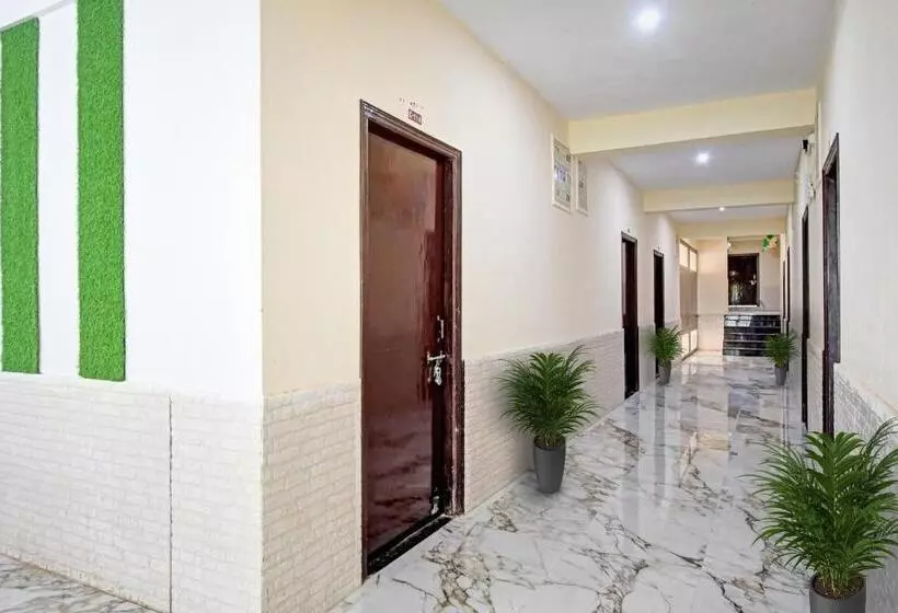 ホテル Oyo 92779 The Green Akress