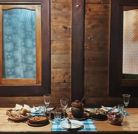 پانسیون Matua Guest House