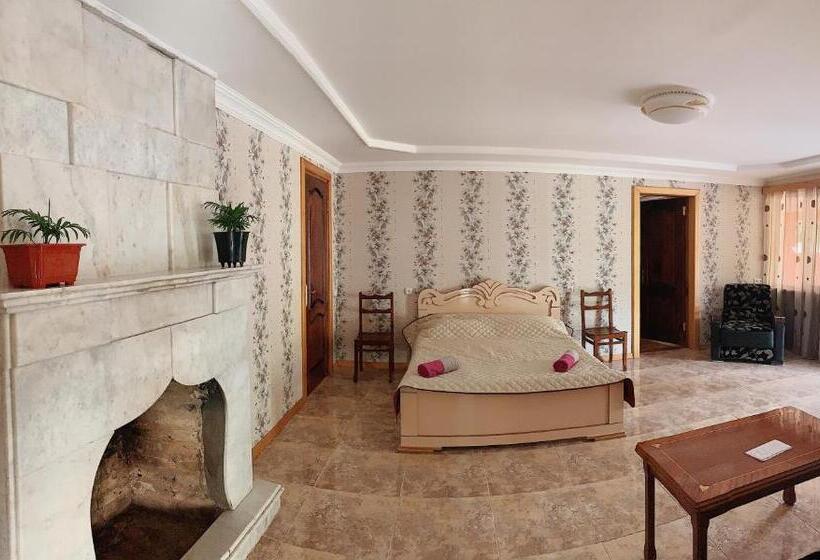 پانسیون Matua Guest House