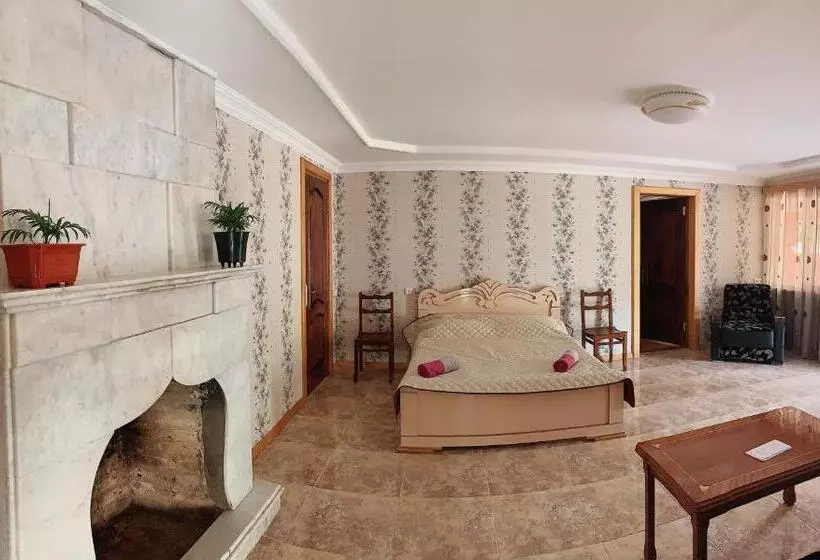 پانسیون Matua Guest House