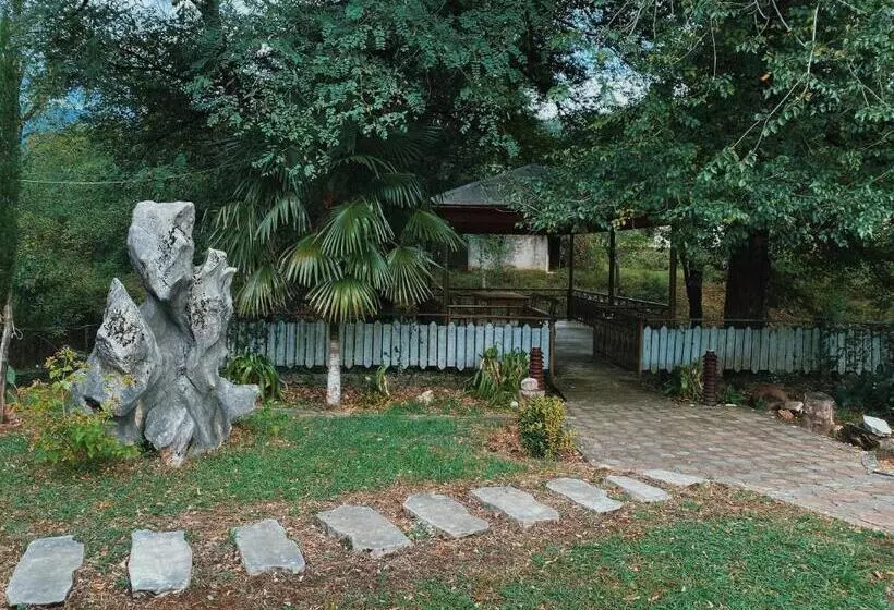 پانسیون Matua Guest House