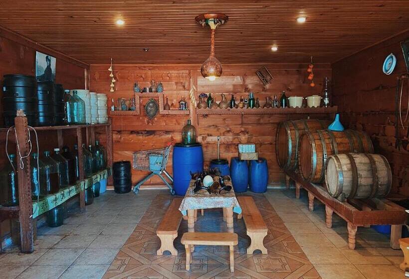 پانسیون Matua Guest House