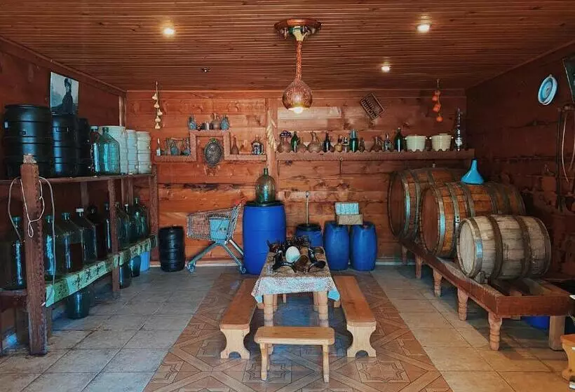 پانسیون Matua Guest House