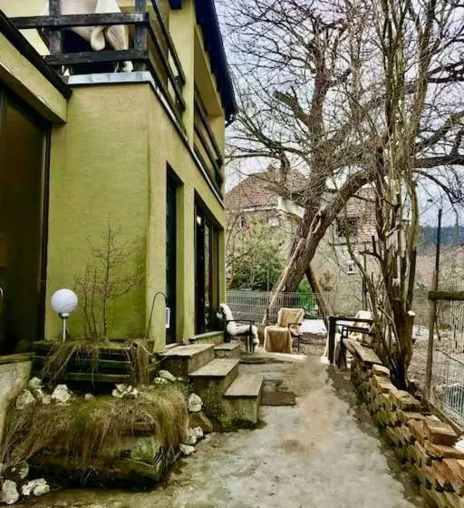 Pet Friendly Charming House With Garden