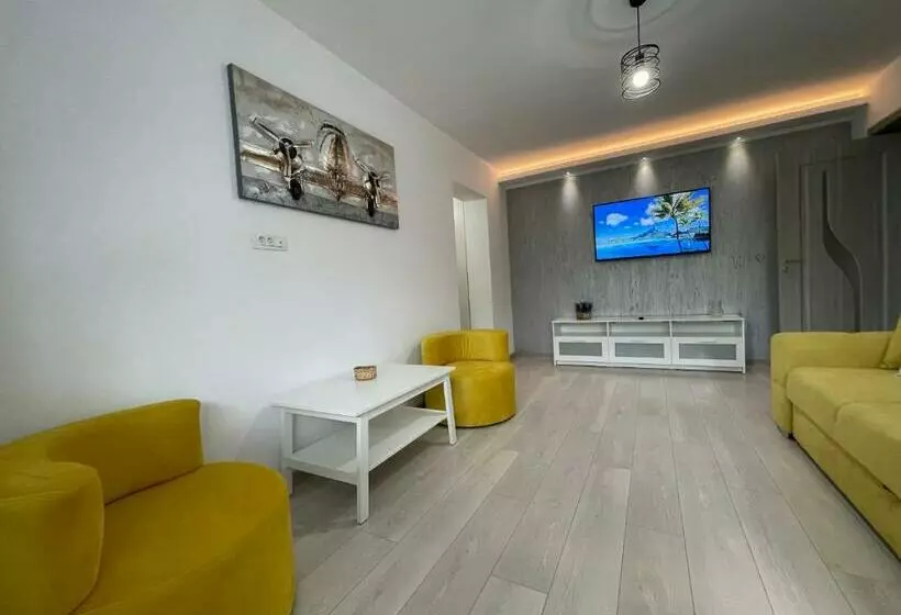 Robert’s Apartament 2