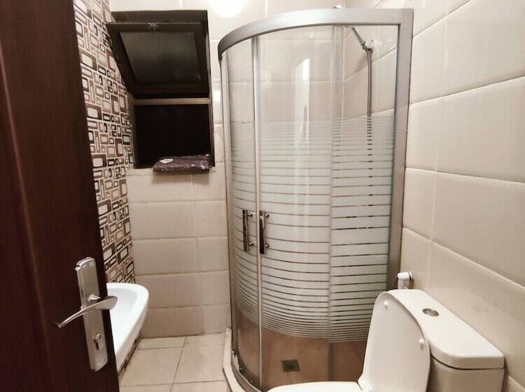 28 1  Lovely Apartment Close To All Services