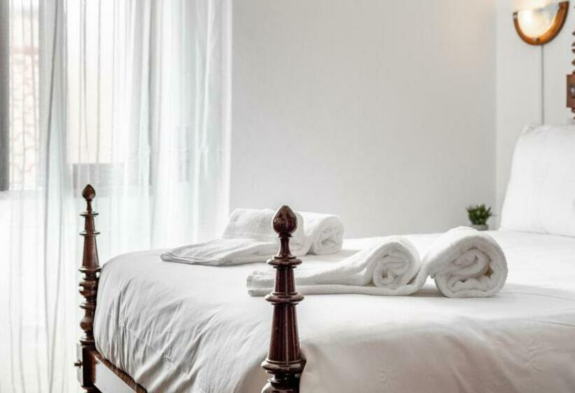 هاستل Carepa Suites