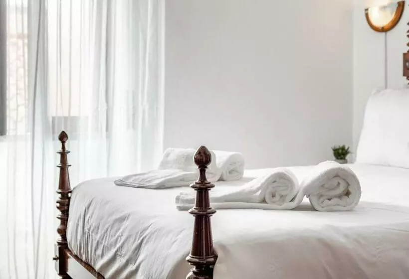 هاستل Carepa Suites