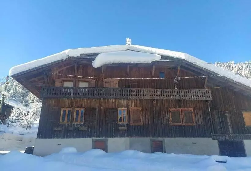 تختخواب و صبحانه Chalet Lisa