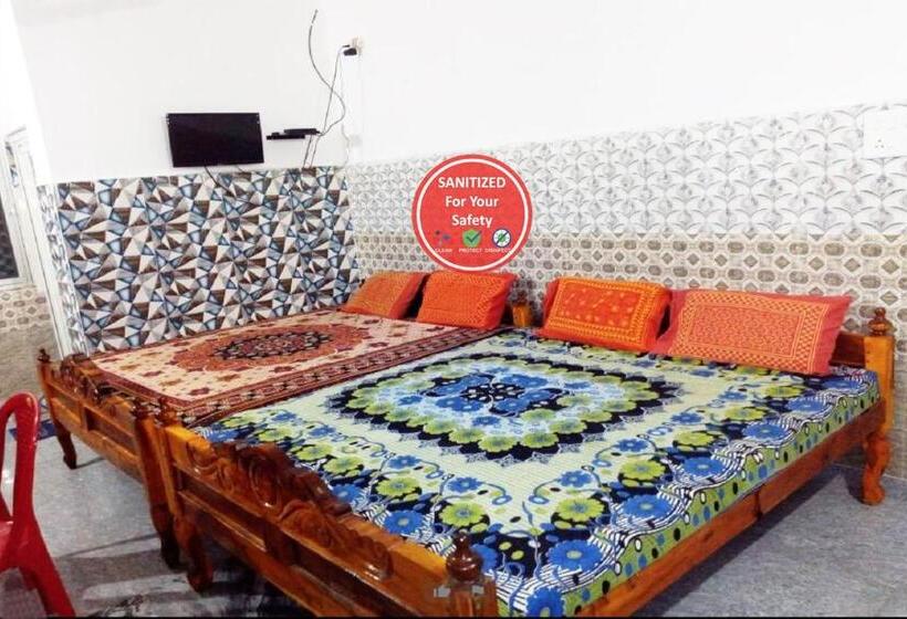 호텔 Goroomgo Pranab Sadan Puri Near Kamakhya Temple Near Sea Beach & Temple