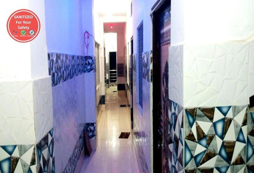 호텔 Goroomgo Pranab Sadan Puri Near Kamakhya Temple Near Sea Beach & Temple