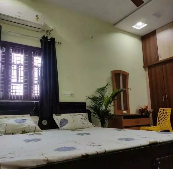 ホテル Spot On 93277 Sunrise Guest House