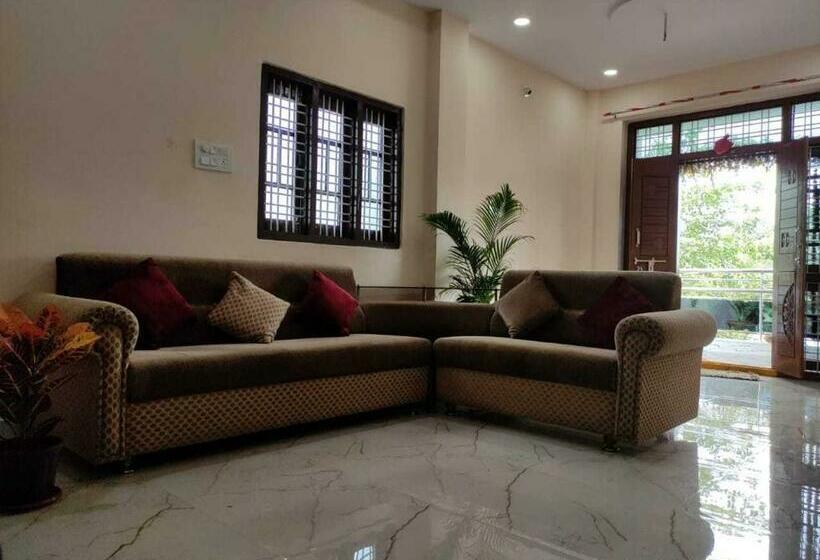 בית מלון כפרי Spot On 93277 Sunrise Guest House