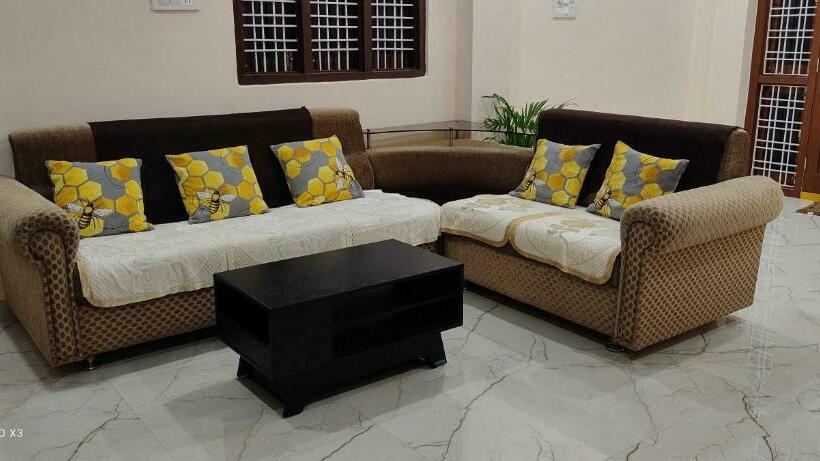 בית מלון כפרי Spot On 93277 Sunrise Guest House