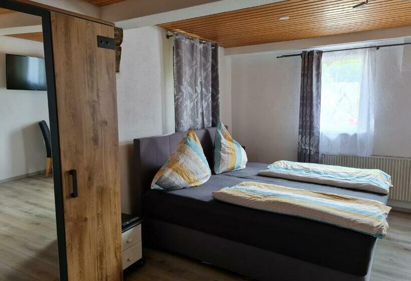 בית מלון כפרי Zum Goldenen Fass