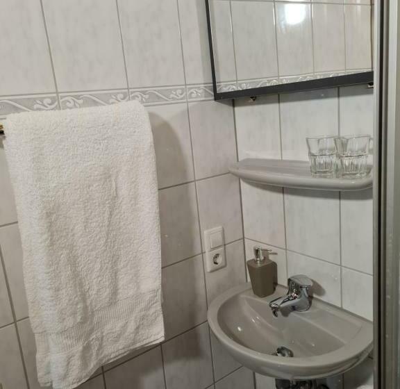 בית מלון כפרי Zum Goldenen Fass