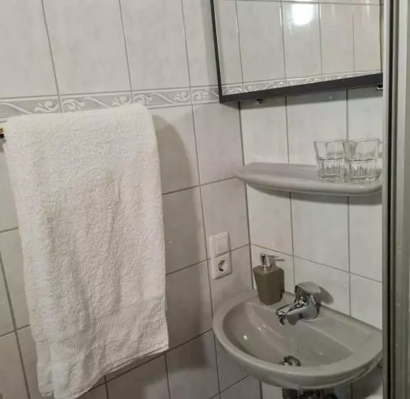 Hotelli Zum Goldenen Fass