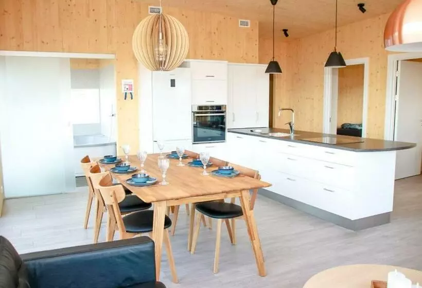 Hulduland 1, Hálönd, Akureyri
