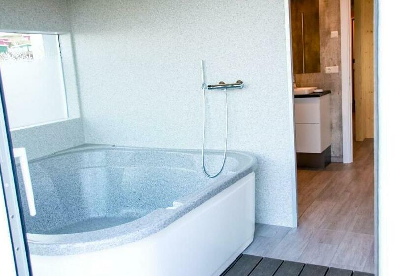 Hulduland 1, Hálönd, Akureyri