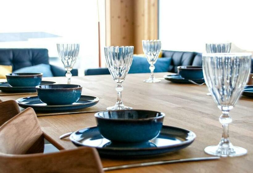 Hulduland 1, Hálönd, Akureyri