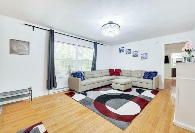 Large Home With Game Room And Very Close To Mountains