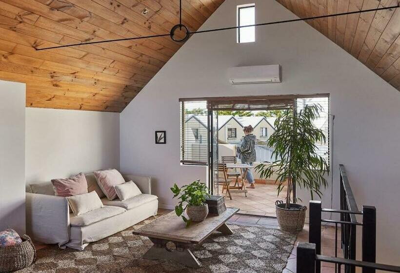 Chart House Large Spacious ,sleeps 6,walk To Freo