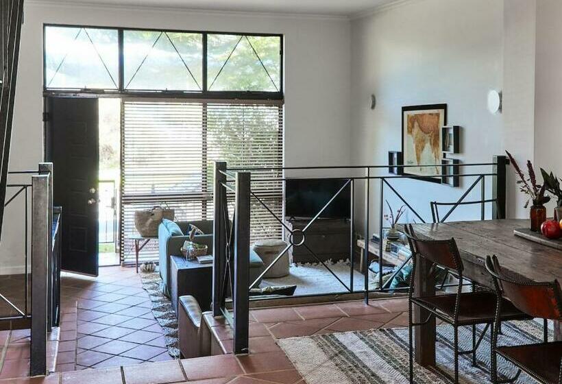 Chart House Large Spacious ,sleeps 6,walk To Freo
