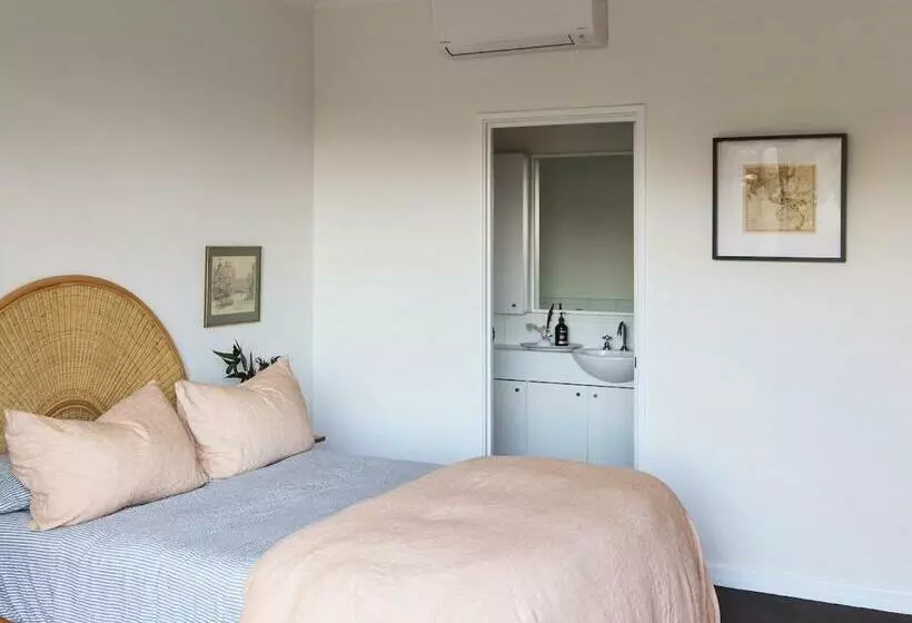 Chart House Large Spacious ,sleeps 6,walk To Freo