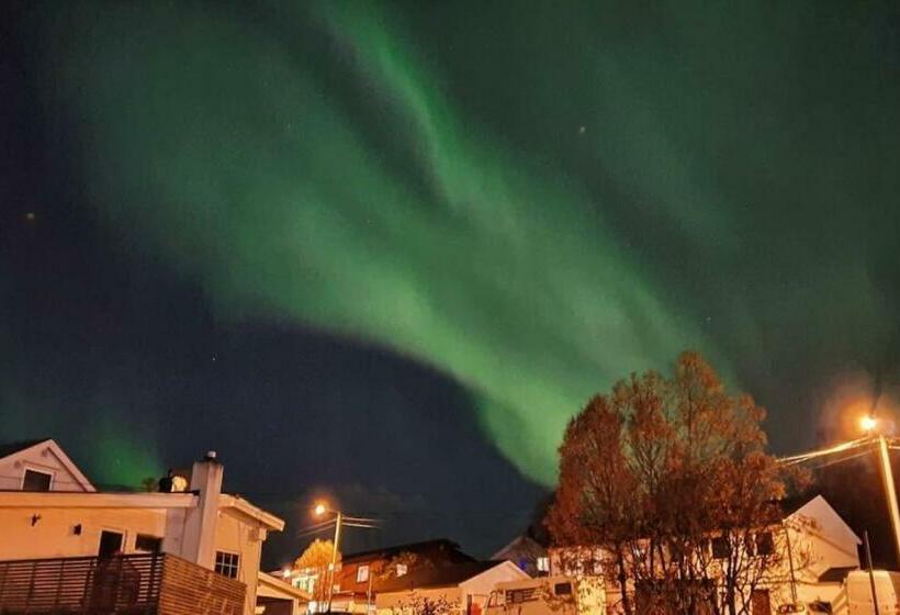 Warm And Cozy Apartment With Panoramic View Above The City Center