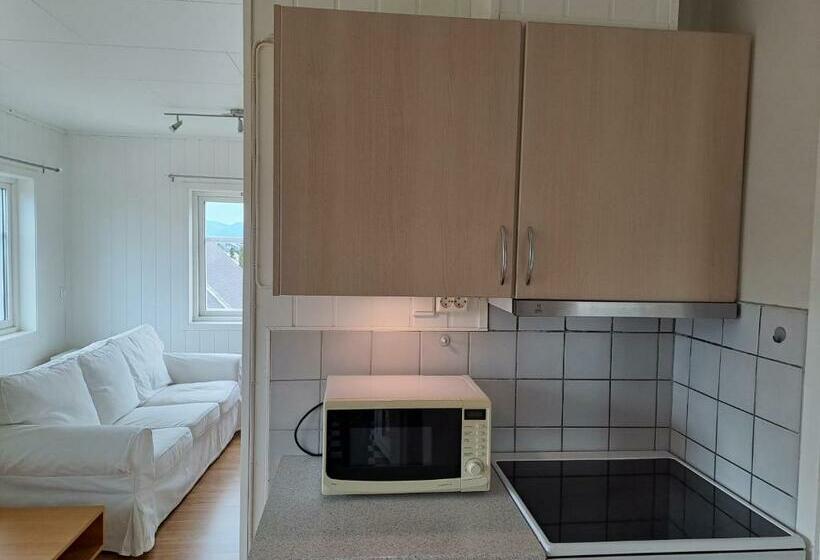 Warm And Cozy Apartment With Panoramic View Above The City Center