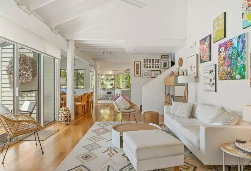 Beachside Oasis With Pool Close To Beach And National Park Access Walk To Cafes