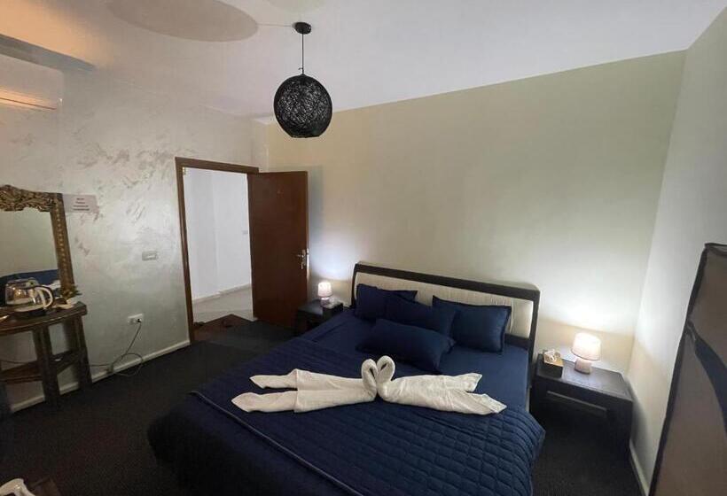 تختخواب و صبحانه Hustle S Look