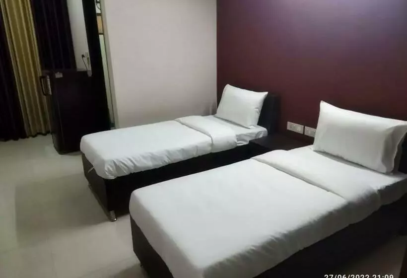 هتل Akshay By Wb Inn