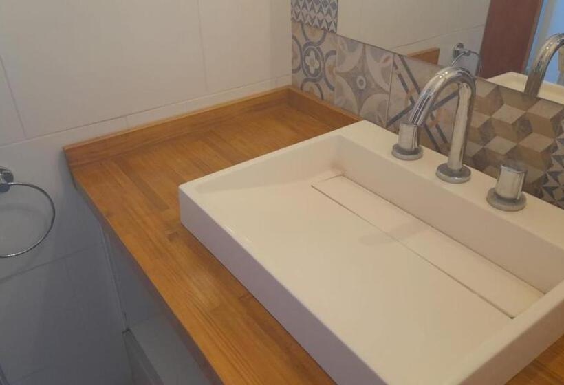 Moderna Casa Con Excelente Ubicación En Valle Hermoso