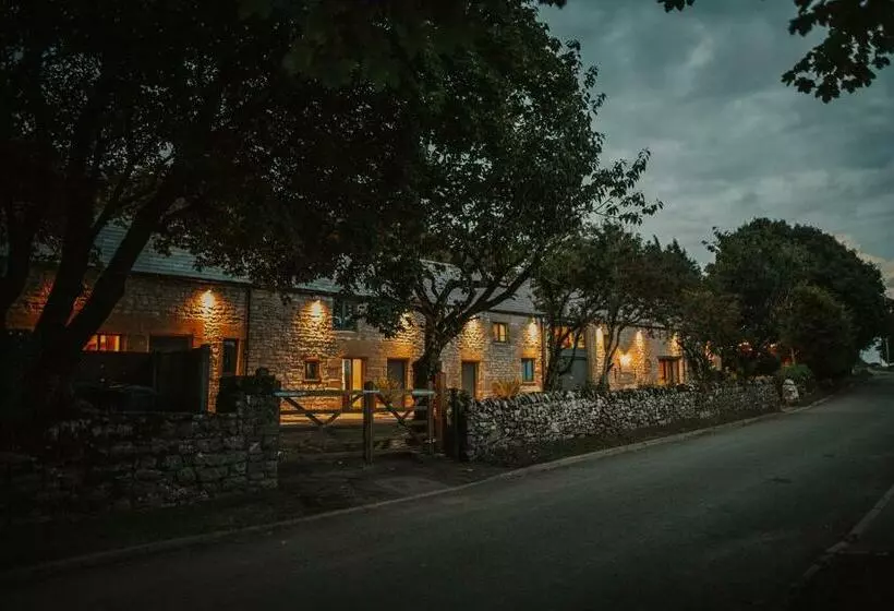 Vicarage Farm Cottages