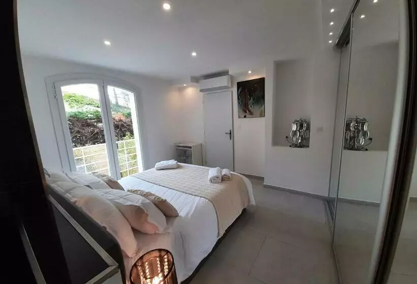 Aamiaismajoitus (B&B) Villa Rasoa Chambre Miroir