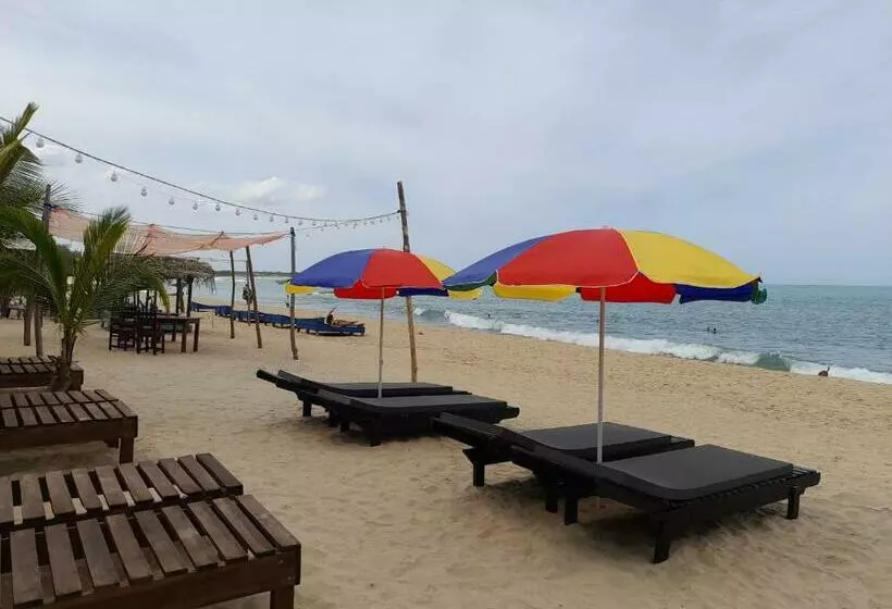 استراحتگاه Golden Beach Chalets