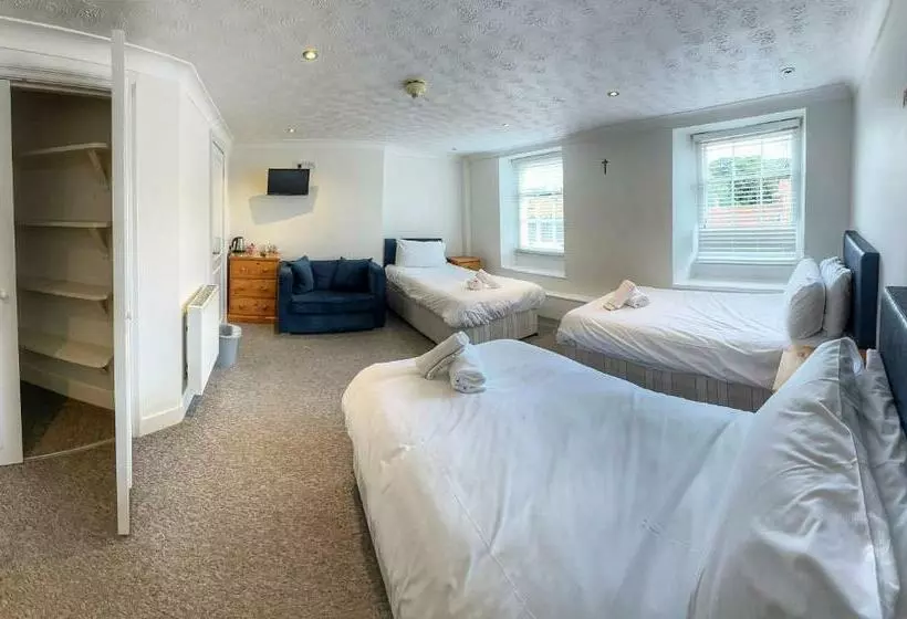 Hotelli Elmham House   Pilgrim