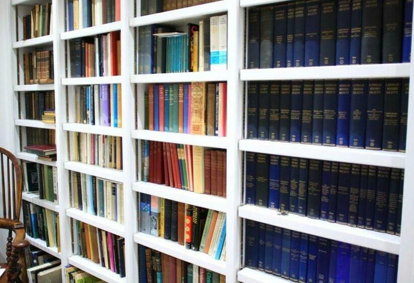 Отель Elmham House   Pilgrim