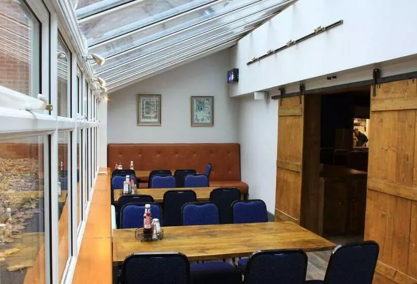 Hotelli Elmham House   Pilgrim